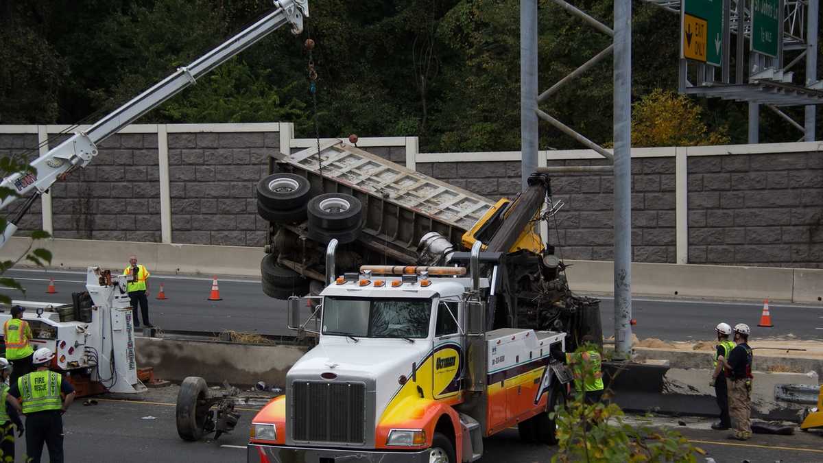 Dump truck crash closes Route 29