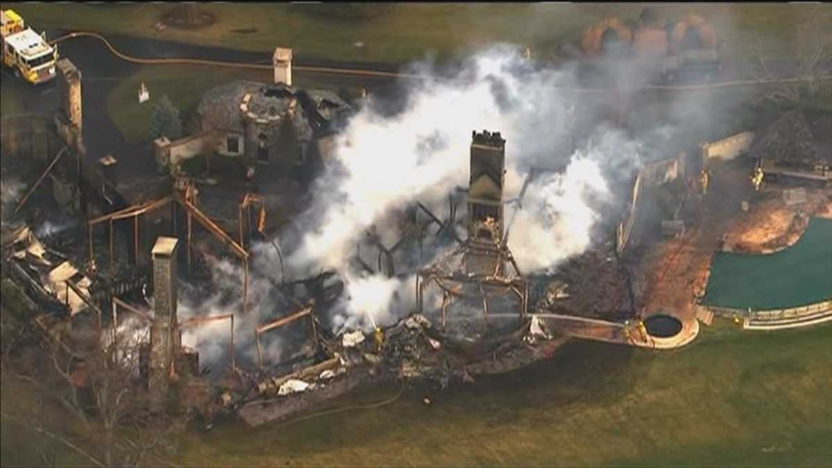 Christmas tree blamed in Annapolis mansion fire