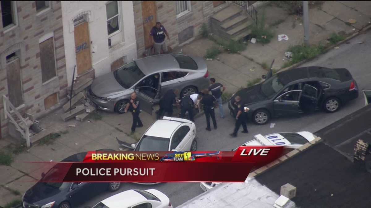 Police arrest 2 men in high-speed chase