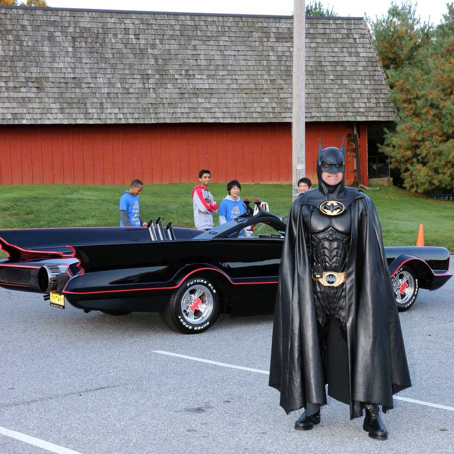 Baltimore's 'Batman' visits sick kids in hospital