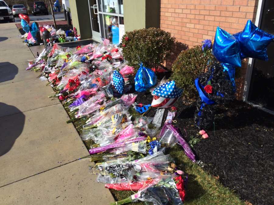 Images Memorial at Panera Bread for slain deputies