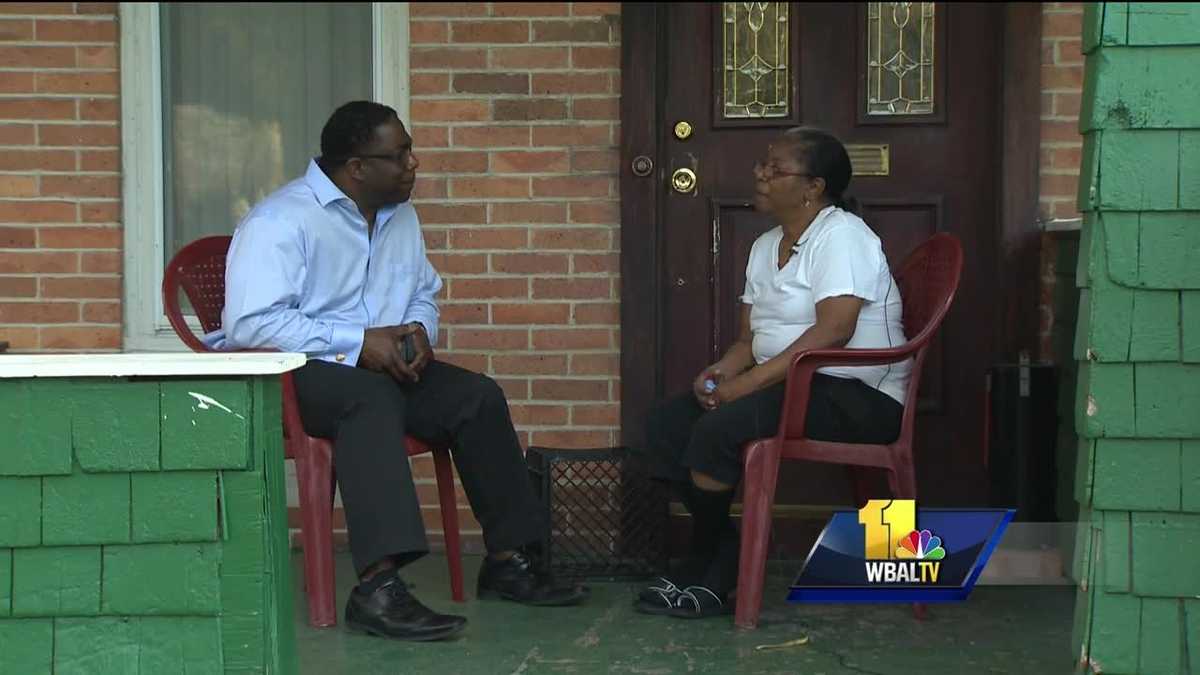 Barry revisits his neighborhood after riots