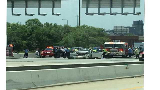 Man killed in 3-car crash on I-95 in Baltimore