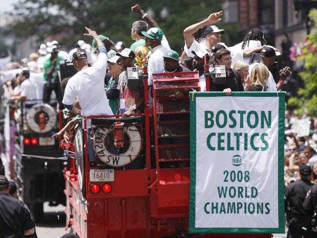 Title parade for Celtics - Eurosport