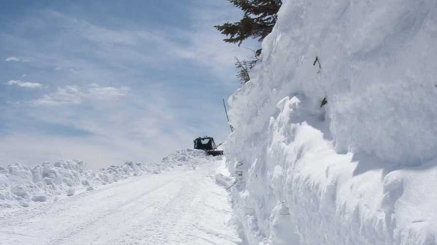 Ice climber dies in avalanche on NH mountain