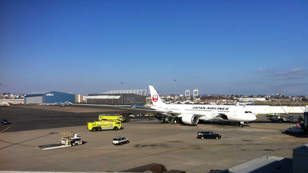 Photos Smoke reported in plane at Logan Airport