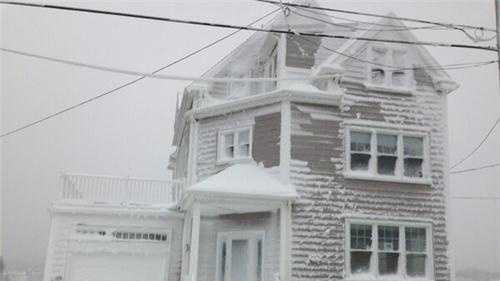 Scituate homes plastered with snow