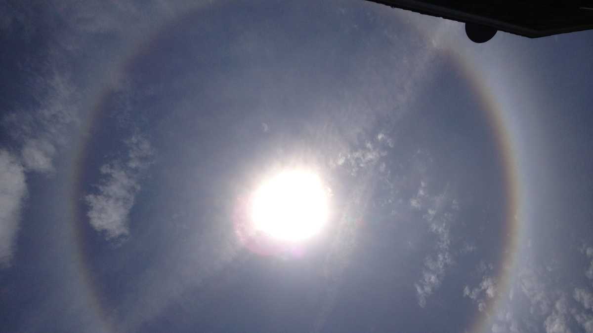 Rainbow around sun draws attention in Mass.