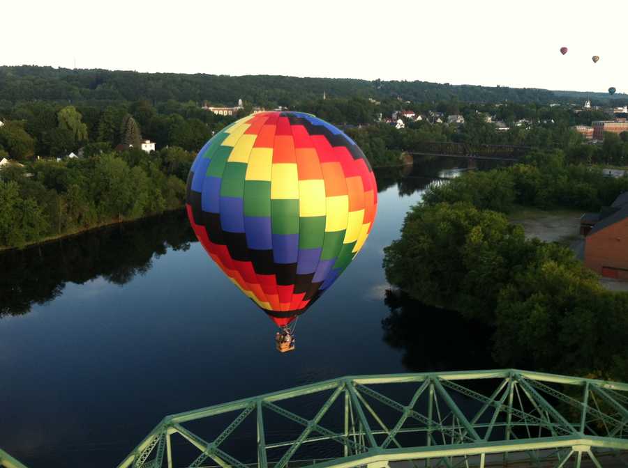 Slideshow Balloon Festival in New England town