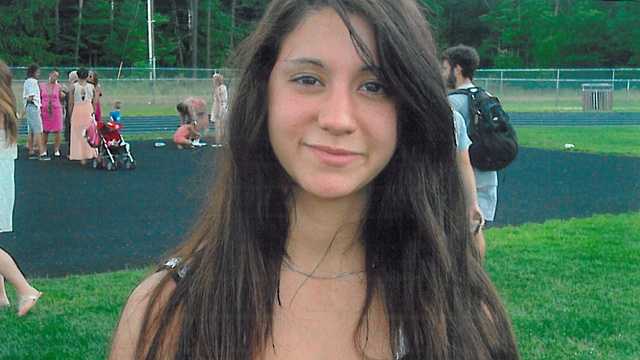 Hernandez exchanged several text messages with a classmate until 2:53 p.m., which was when her last text was sent. 