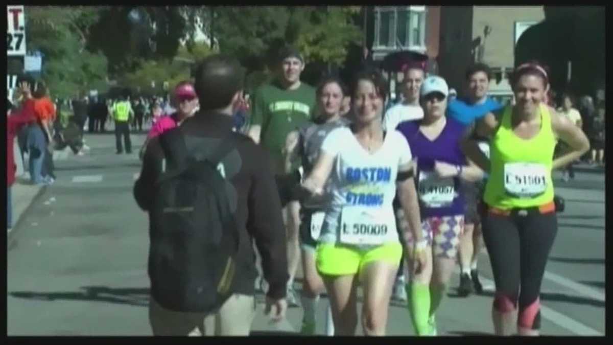 Boston bombing survivor runs Chicago marathon