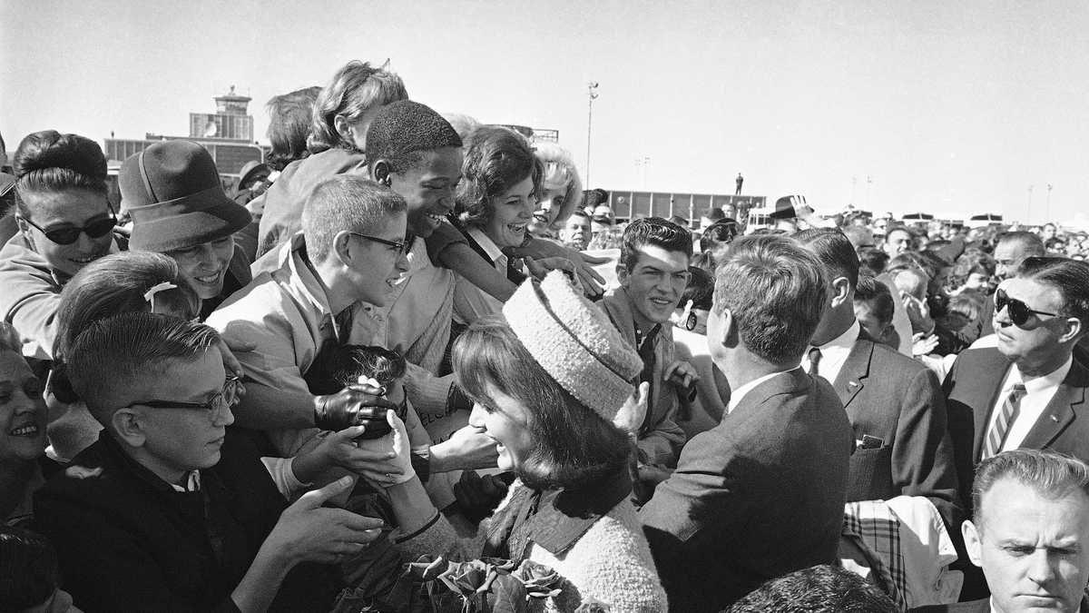 Nov. 22, 1963: The day in pictures - November 22 1963 What Day Of The Week