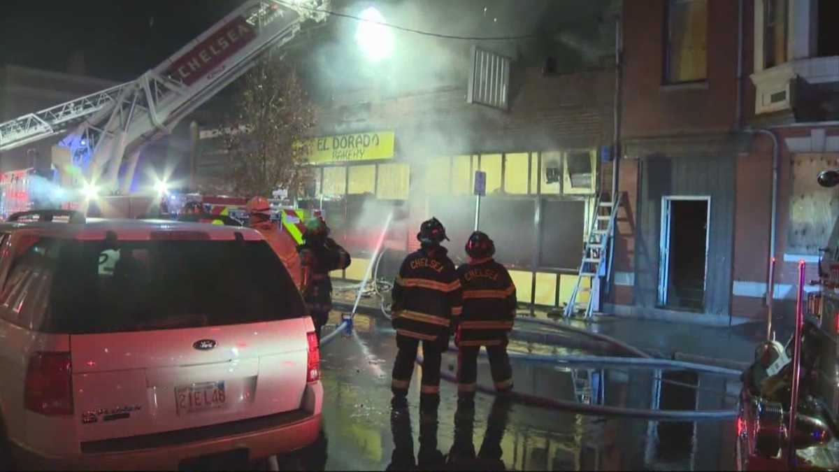 Landmark bakery burns on Thanksgiving Day