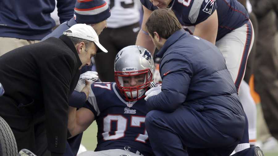 Gronkowski suffered a suspected torn anterior cruciate ligament in his right knee and is expected to undergo an MRI on Monday. Coach Bill Belichick said he was taken to a hospital for evaluation.