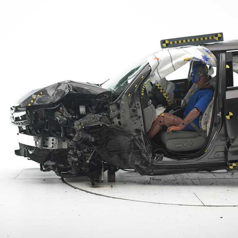 Most Midsize SUVs Fail Government Crash Test