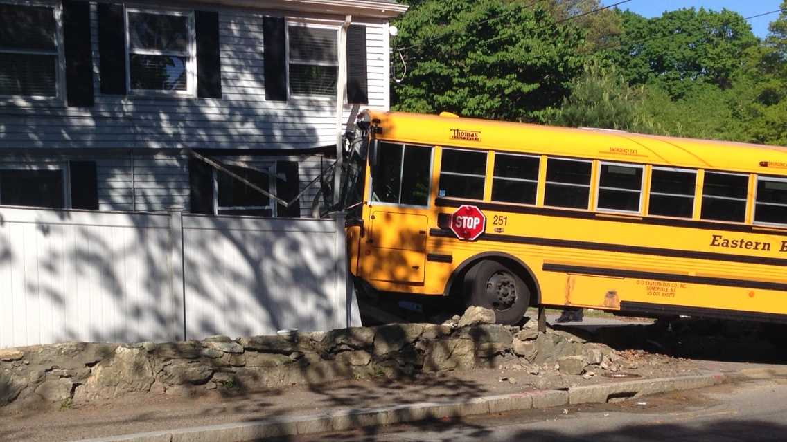 Bus crashes into Newton home