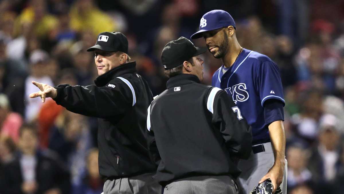 Benches clear during Red Sox, Rays game