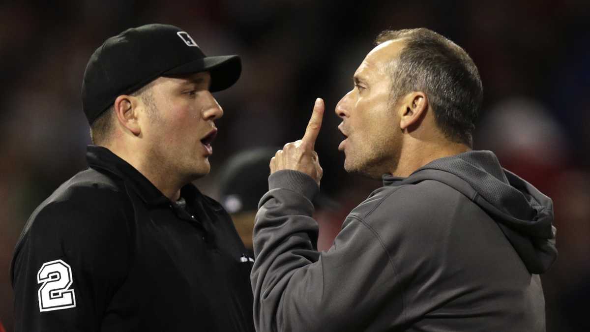 Benches clear during Red Sox, Rays game
