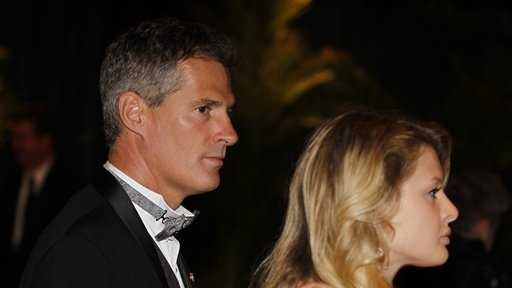 Sen. Scott Brown, R-Mass., walks with his daughter Arianna Brown after the 2010 White House Correspondents' Dinner at the Washington Hilton Saturday, May 1, 2010, in Washington.