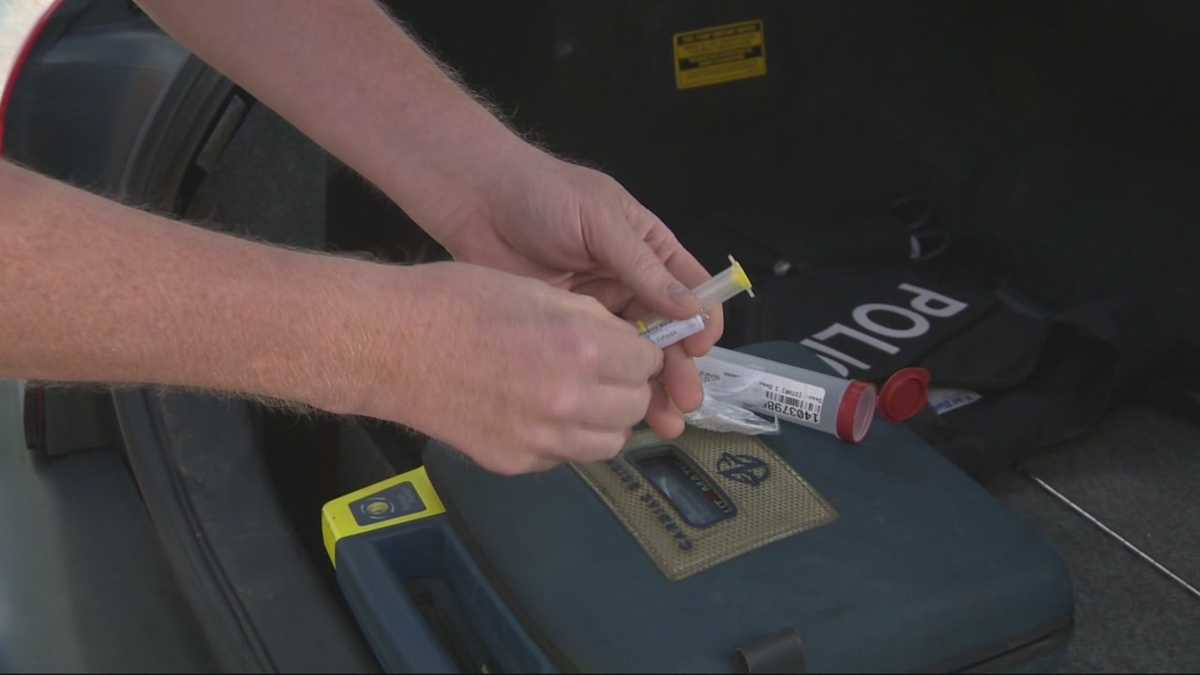 Parents accused of shooting heroin with son in car