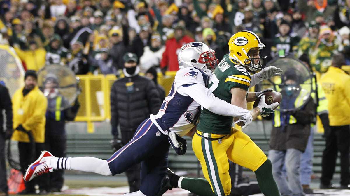 Rob Gronkowski Kicks, Misses, Scores Anyway at Super Bowl