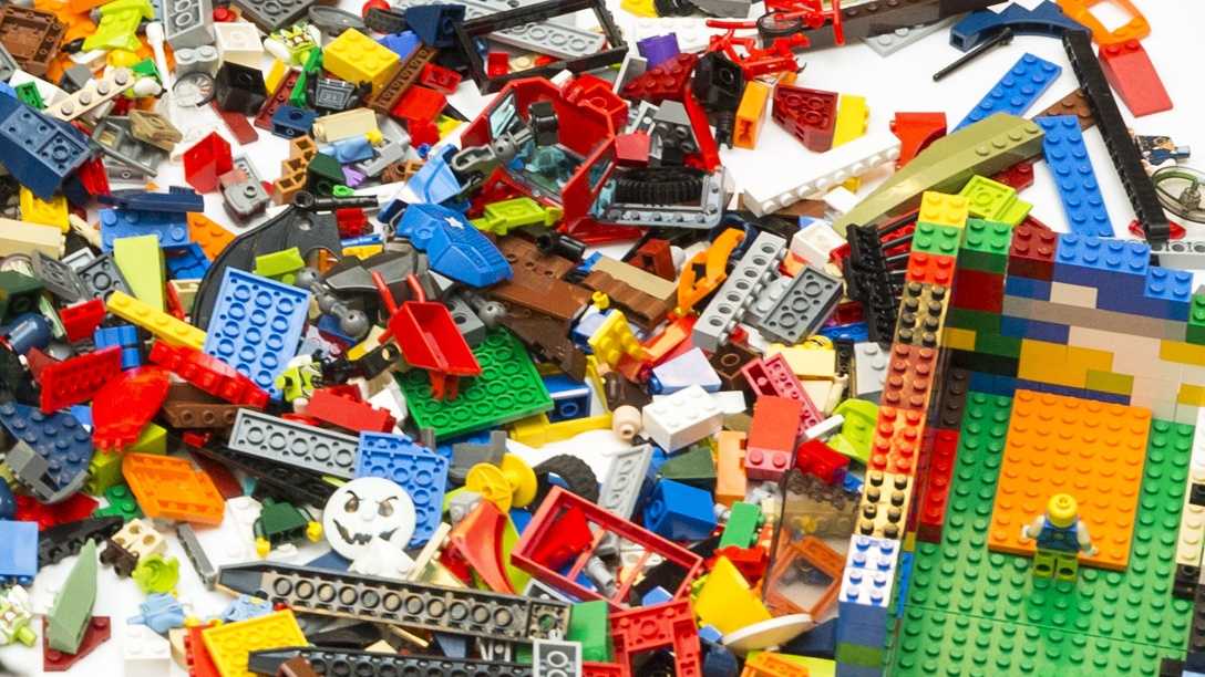 DA: Man stole $20K worth of Legos, other toys