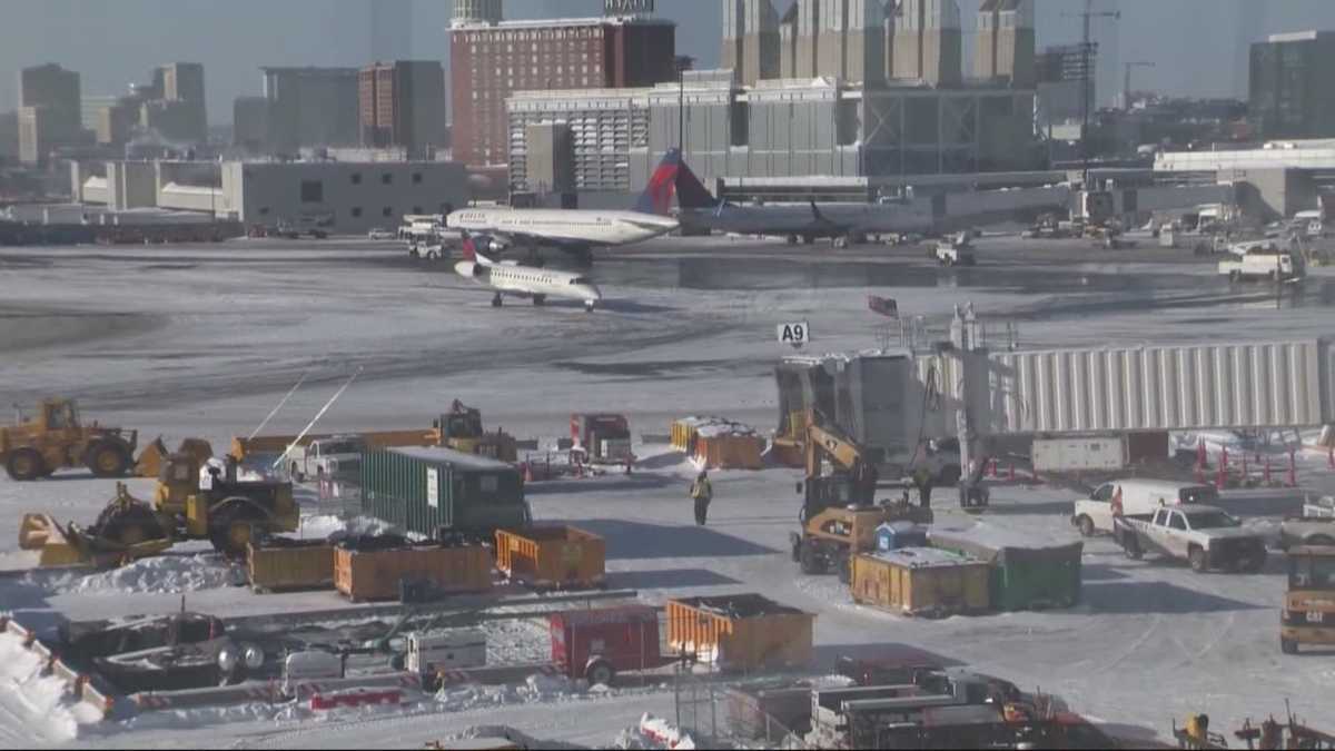 Airlines waive change fees to get vacationers out ahead of storm