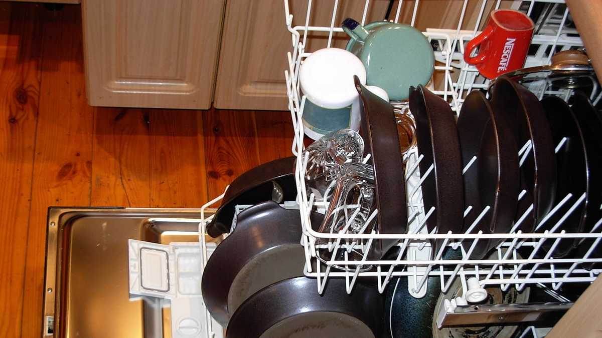 Things you didn't know you can wash in dishwasher