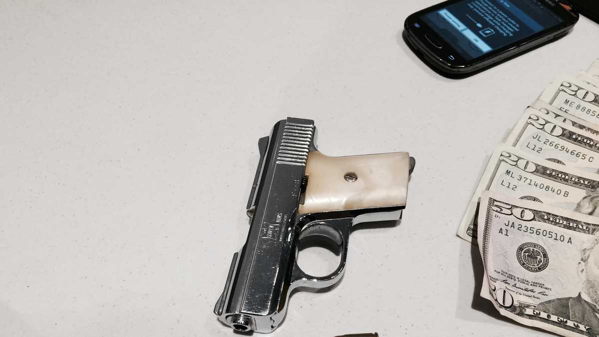 Teen tries to enter high school with loaded gun, marijuana