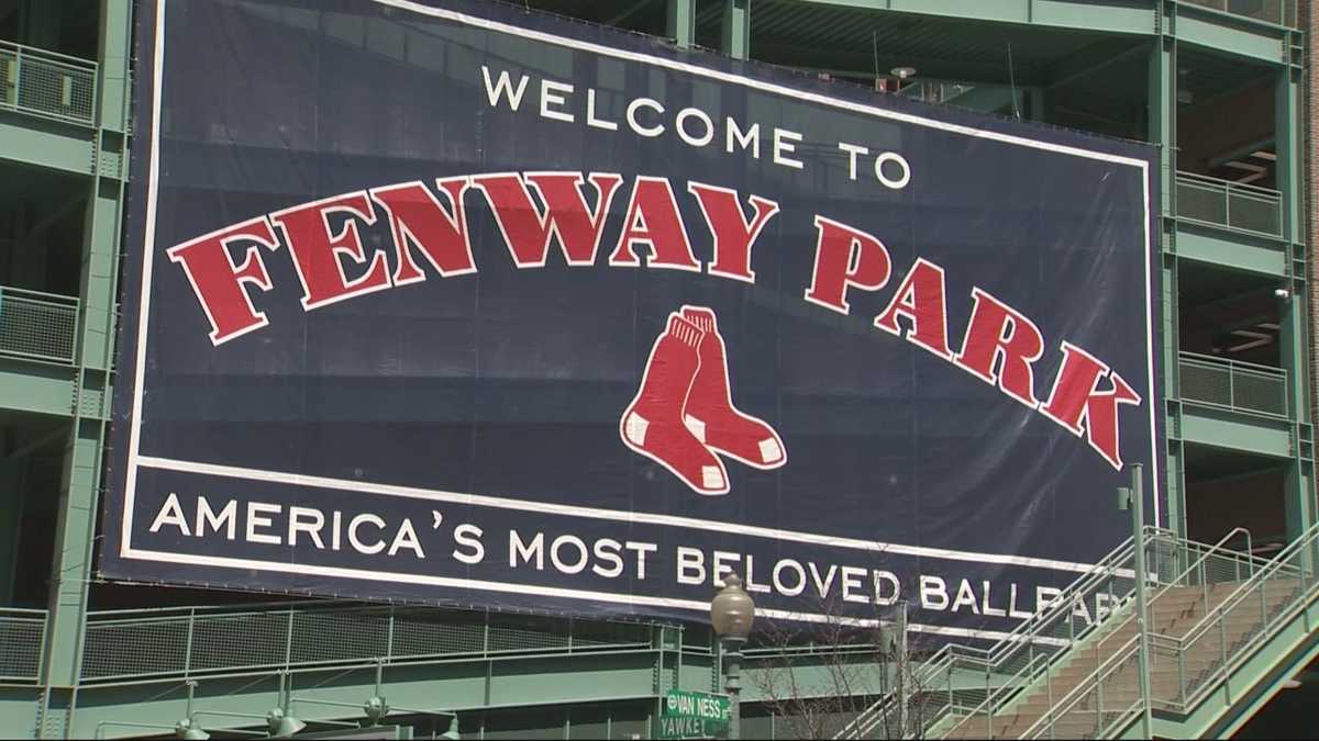 High school football returns to Fenway Park