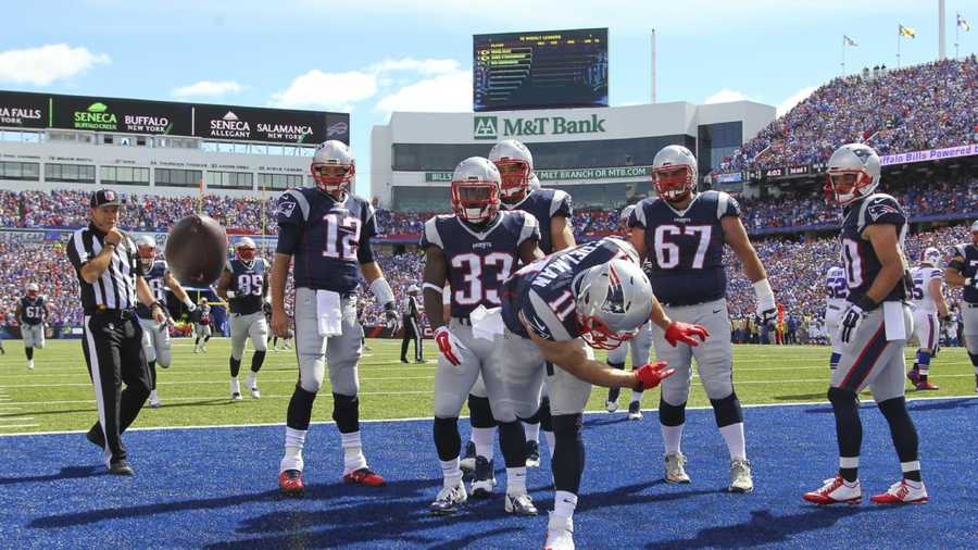 Brady throws for 3 TDs as Pats top Bills