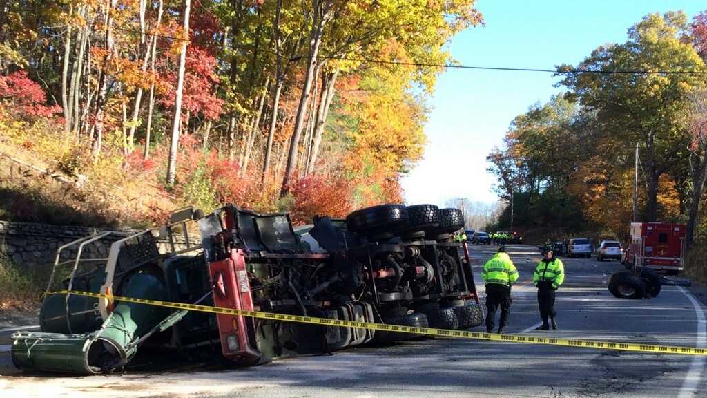 Despite pain, driver tries to rescue victims in fatal crash