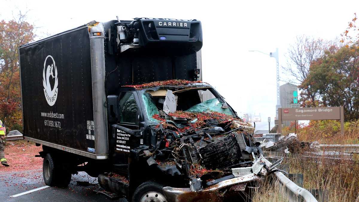 Sagamore Bridge reopens after cranberry truck crash