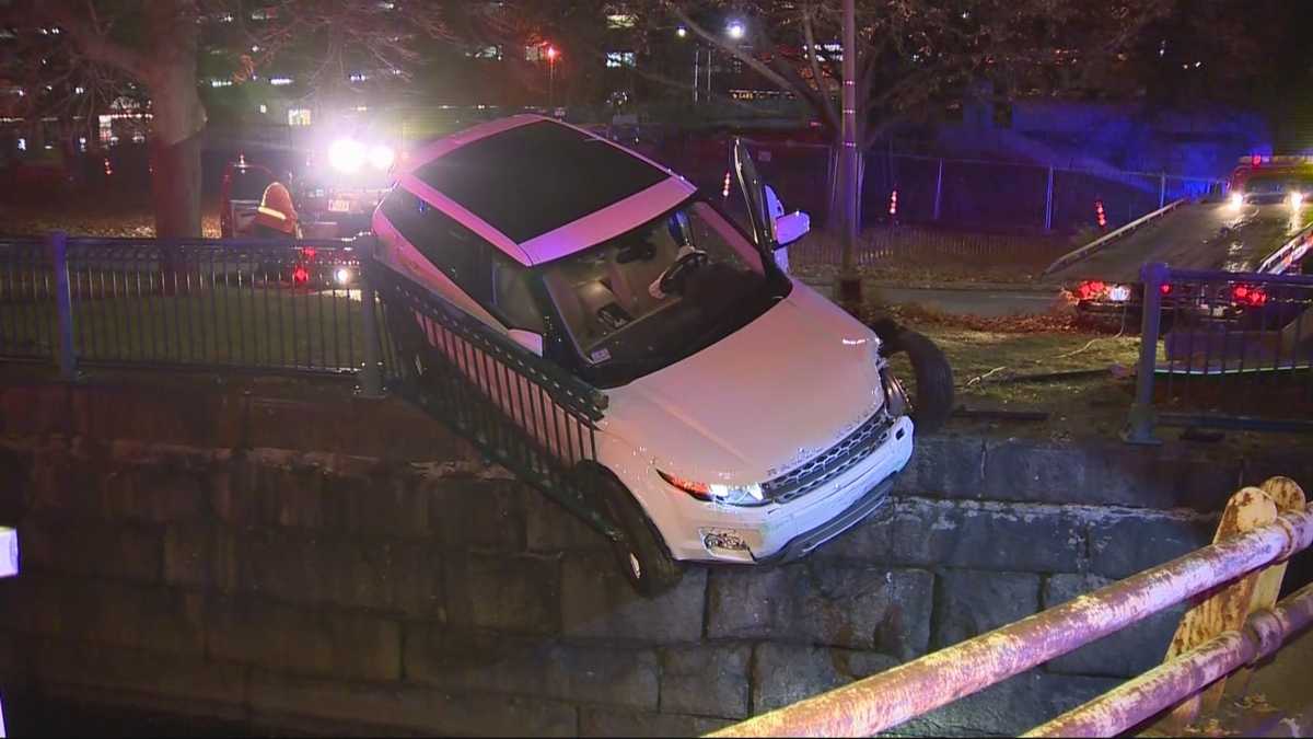 Man charged in connection with car crash in Cambridge