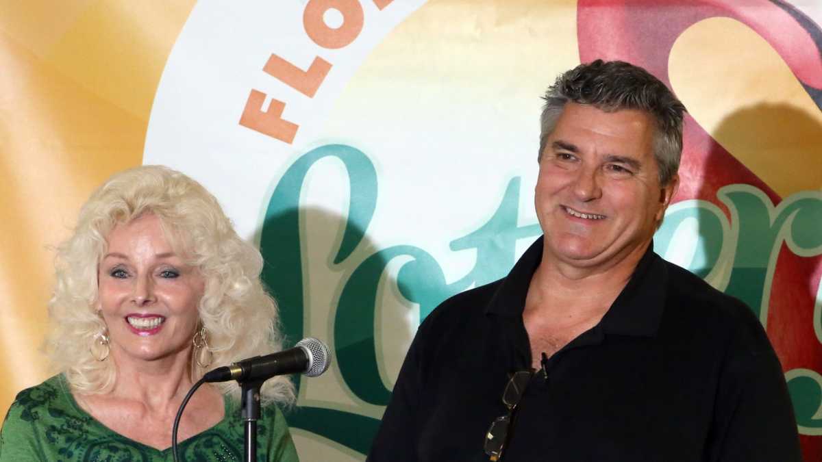 Meet the couple that won the record Powerball jackpot(00)