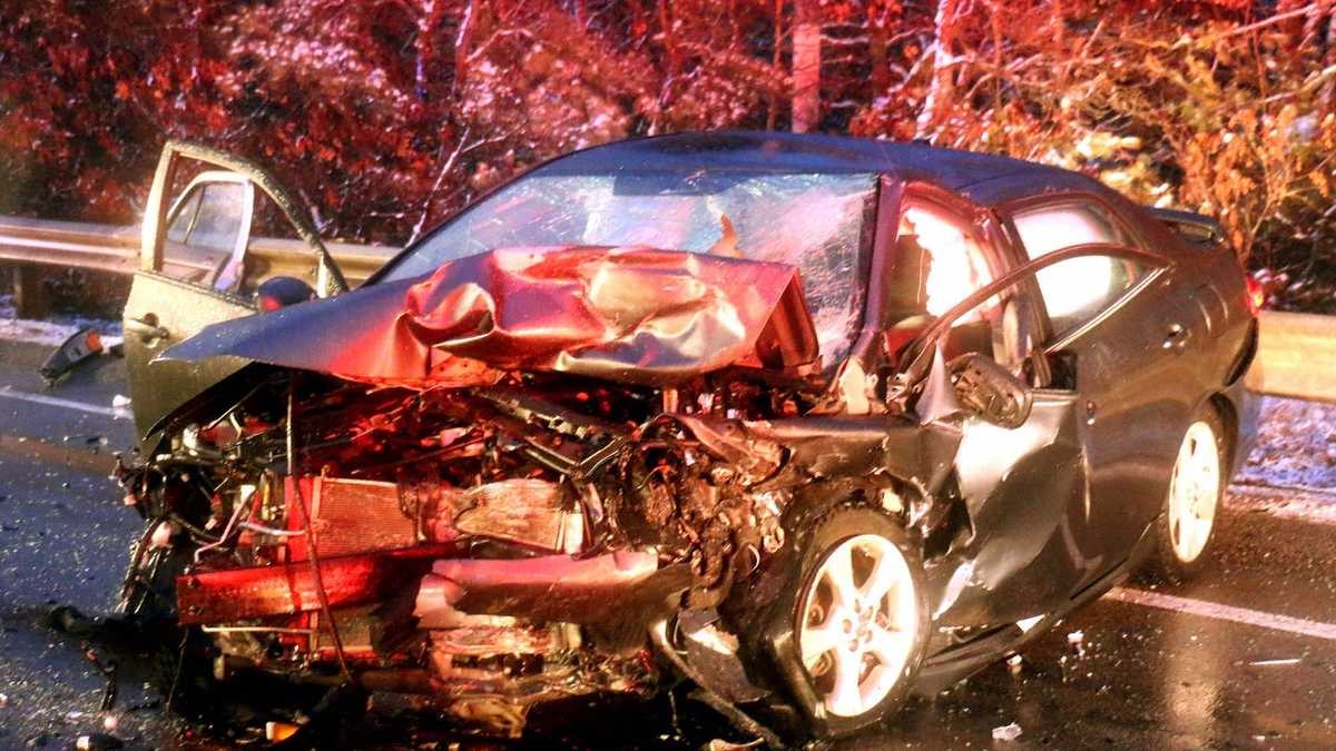 6 injured in Bourne crash