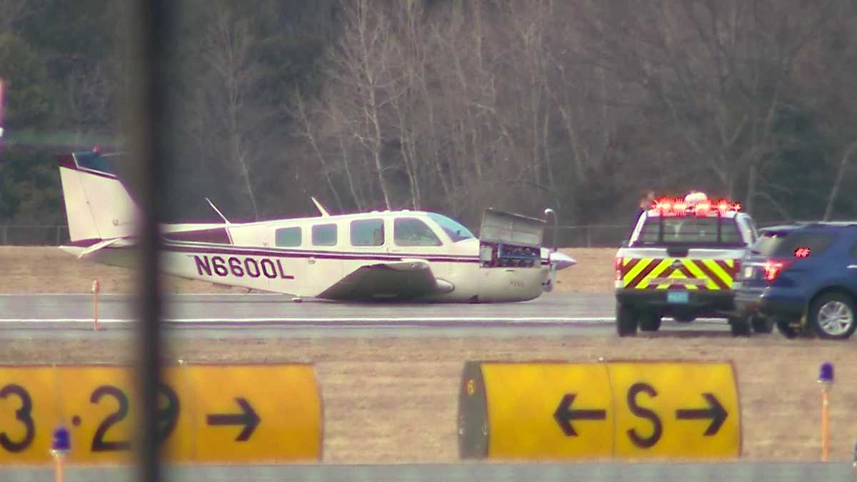 Plane lands without gear at Airfield