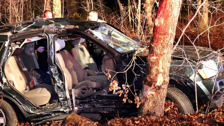 4 Teens Hospitalized After Suv Slams Tree