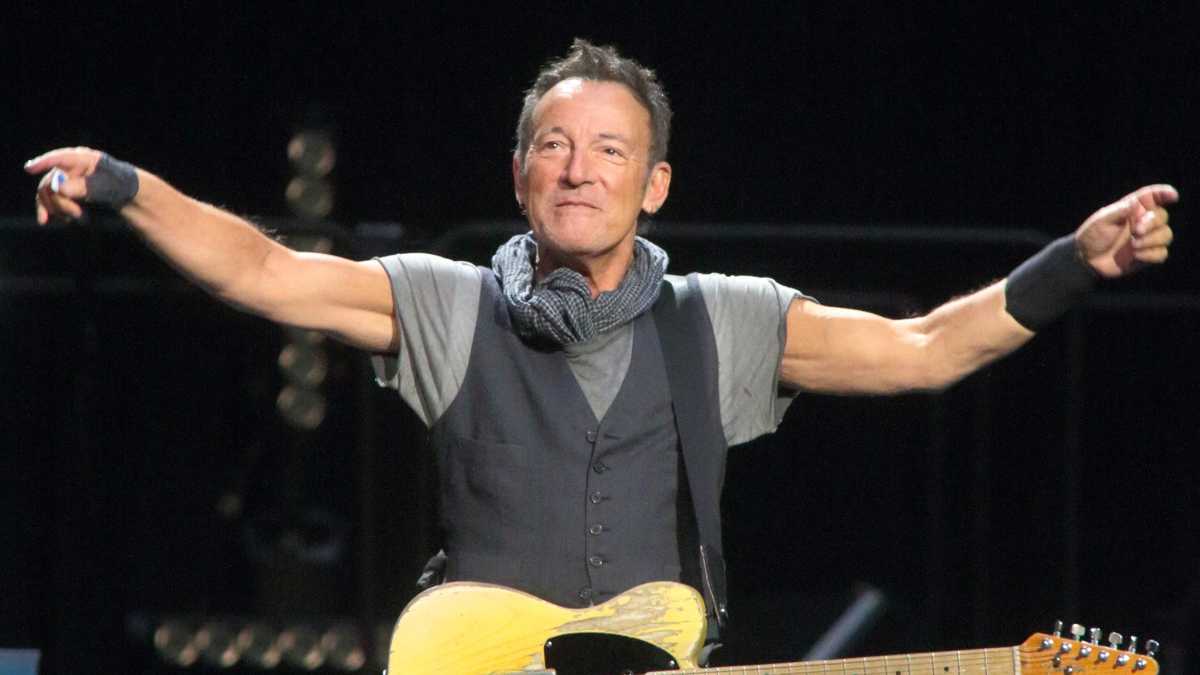 Bruce Springsteen bringing tour to Gillette