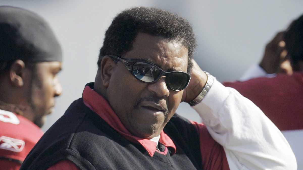 Former Vikings, Cardinals coach Dennis Green dies at 67