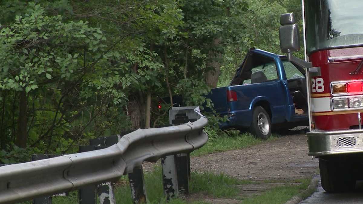 Driver killed, passenger hurt in West Roxbury crash