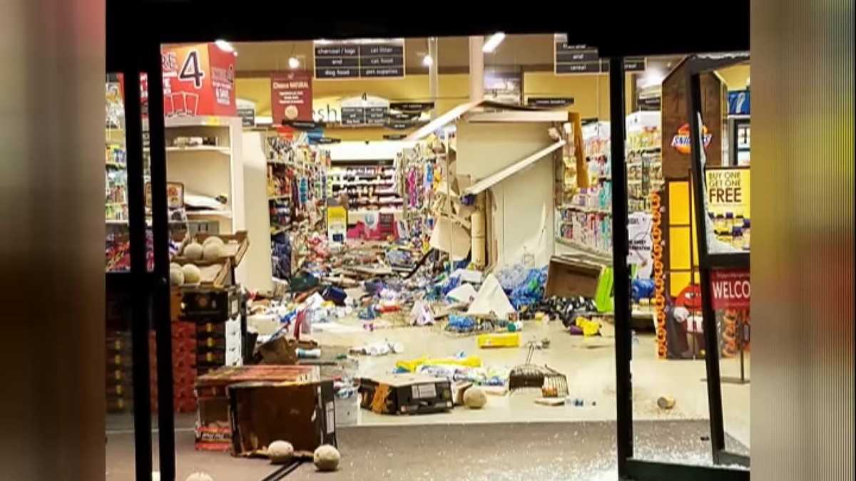 Woman drives through store after refused gift card purchases