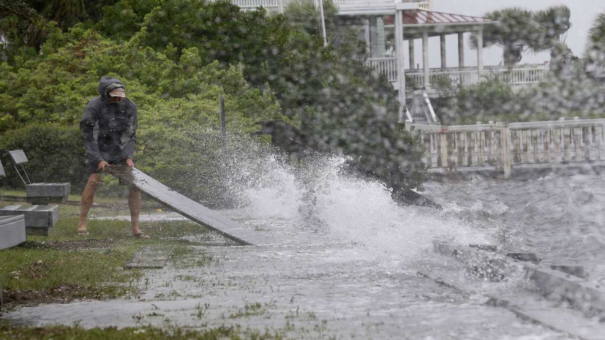 Images Hurricane Matthew Makes Landfall 3948