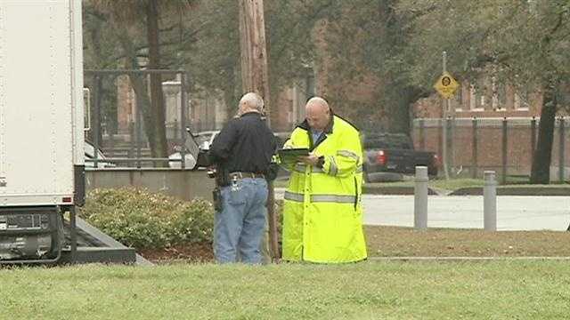 Images Police Evacuate Area Near Bank In Mid City Suspicious