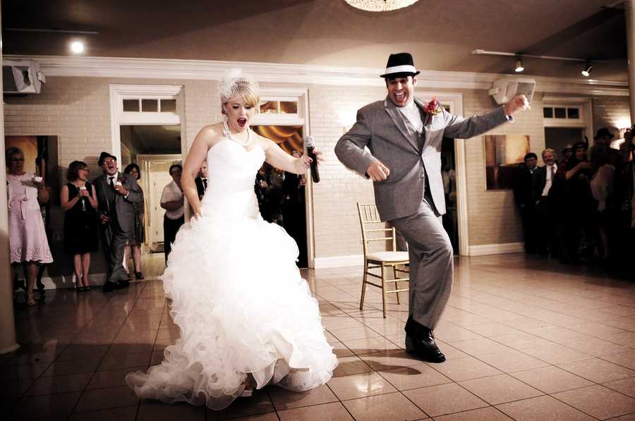 WDSU's Randi Rousseau ties the knot 1920's style