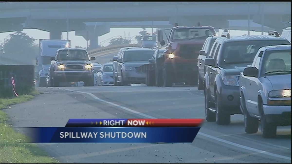 All lanes on Carré Spillway open after earlymorning accidents