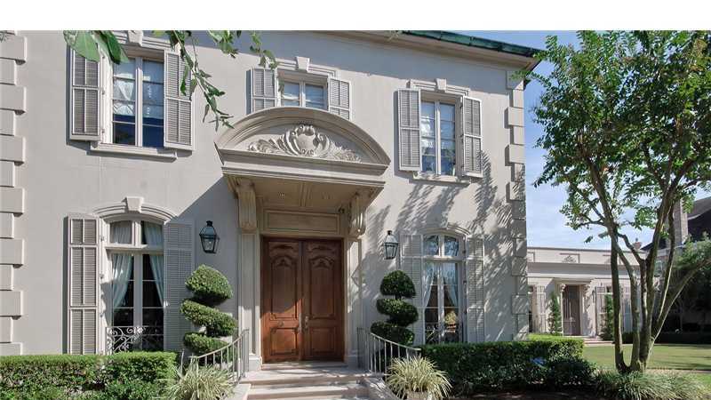 Gardner Realtors shows this beautifully unique home in Metairie, which is listed at $2,800,000. For more information contact them by email at info@gardnerrealtors.com or by phone: 800-566-7801.