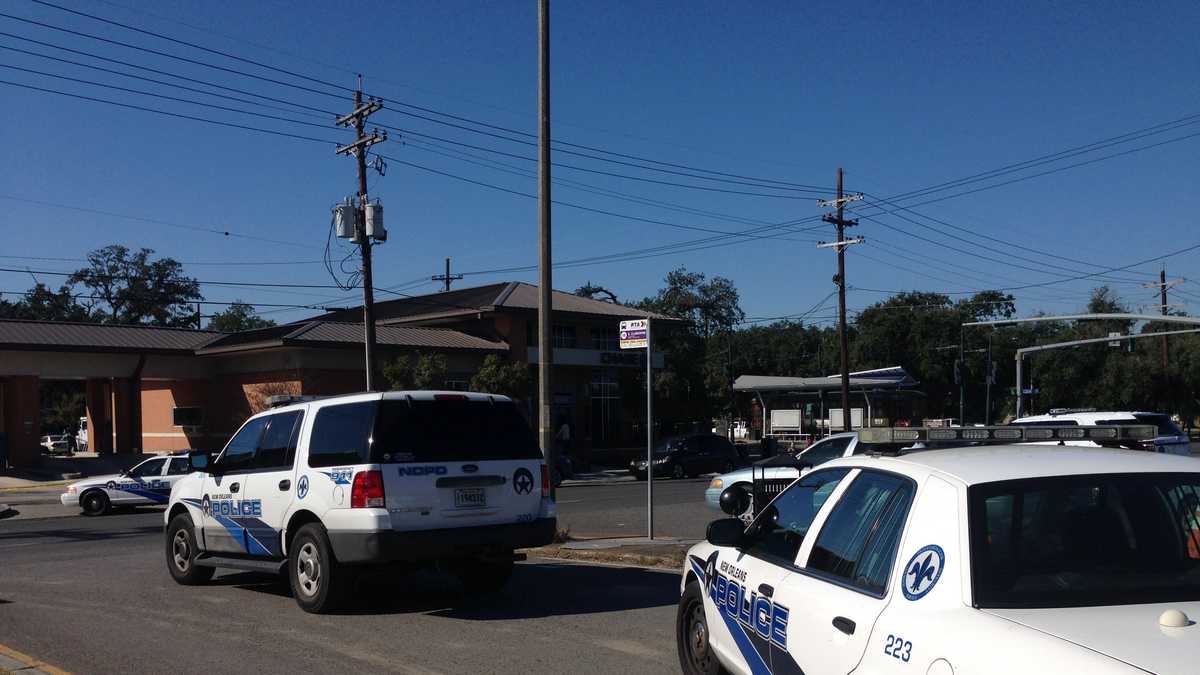 Images 1 killed in shooting near Carrollton bank
