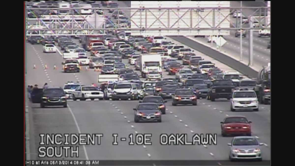 All lanes open on I-10 in Metairie after multiple car crash