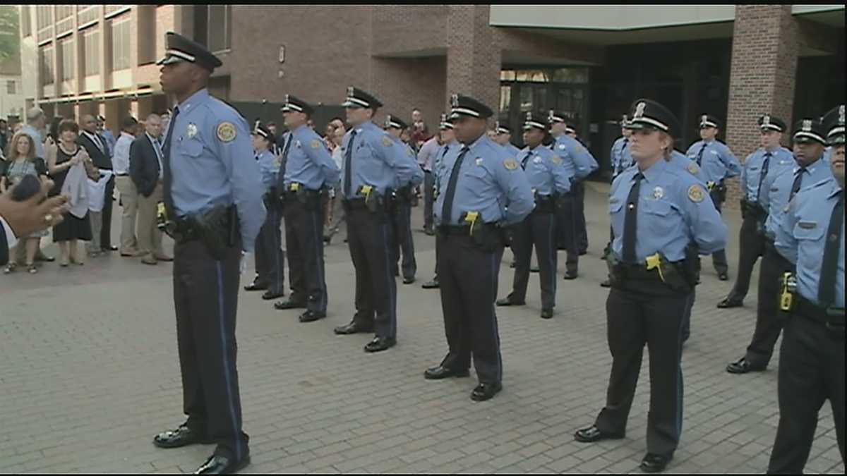 new-orleans-police-welcomes-27-new-officers